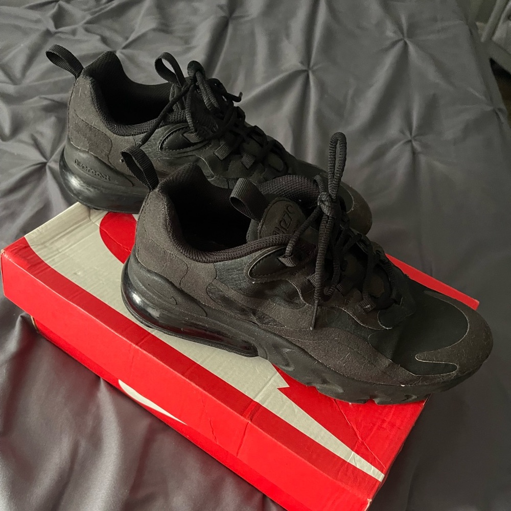 Black Nike Air Max